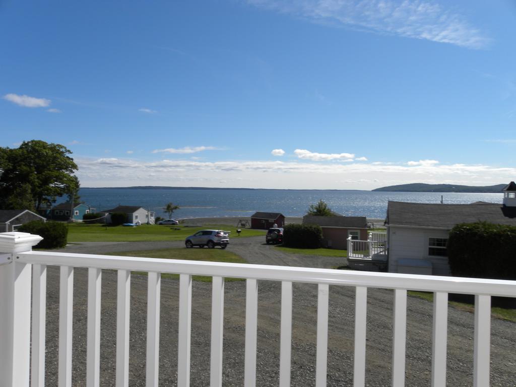 Colonial Gables Oceanfront Village Belfast Exterior photo