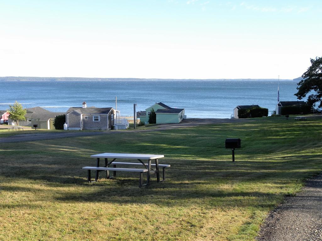 Colonial Gables Oceanfront Village Belfast Exterior photo
