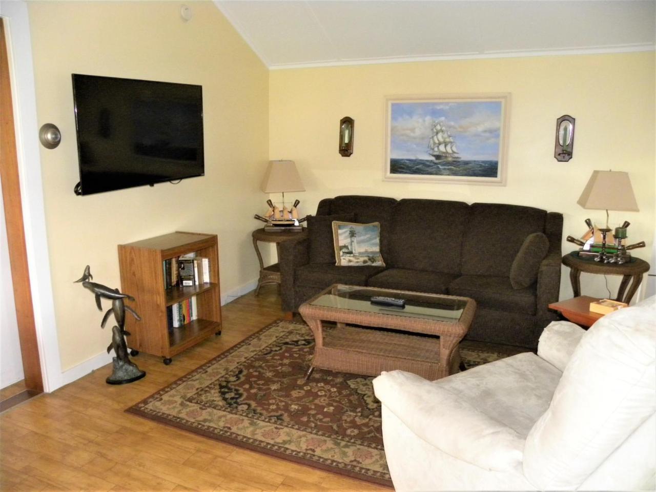 Colonial Gables Oceanfront Village Belfast Exterior photo